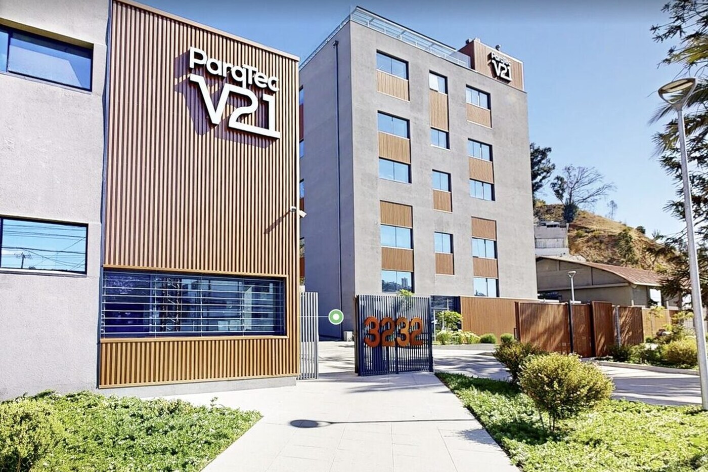 Fachada de Parqtec V21, Parque Tecnológico El Salto, Viña del Mar